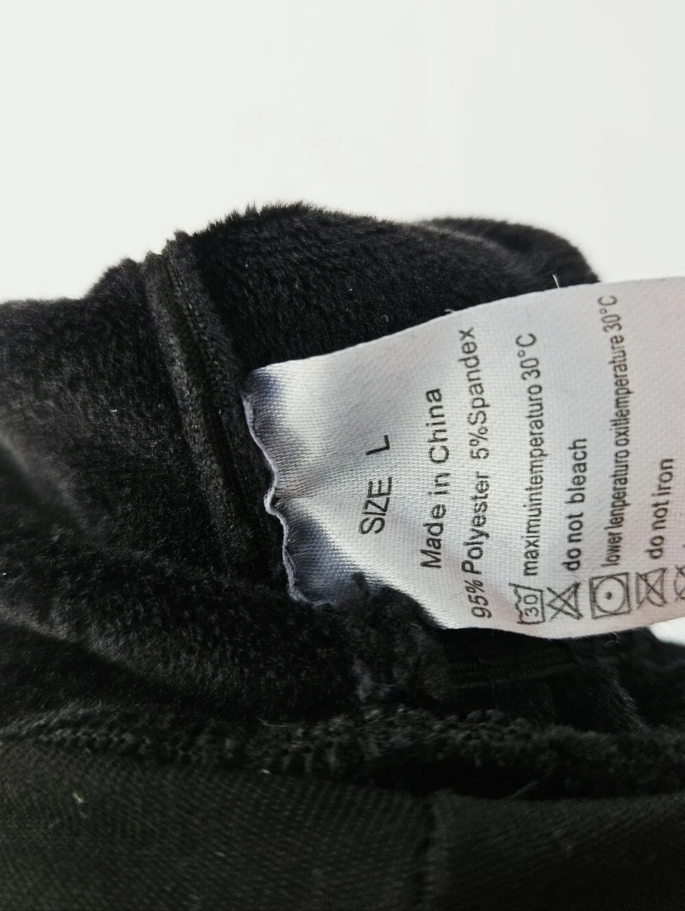 Black Winter Touchscreen Gloves with Lightning Accent